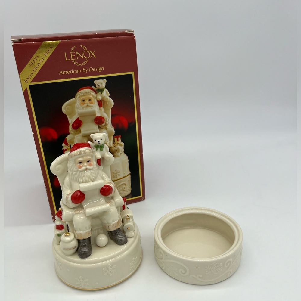 Lenox Winter's Wonder Santa Musical Keepsake Box Plays Jolly Old St Nicholas